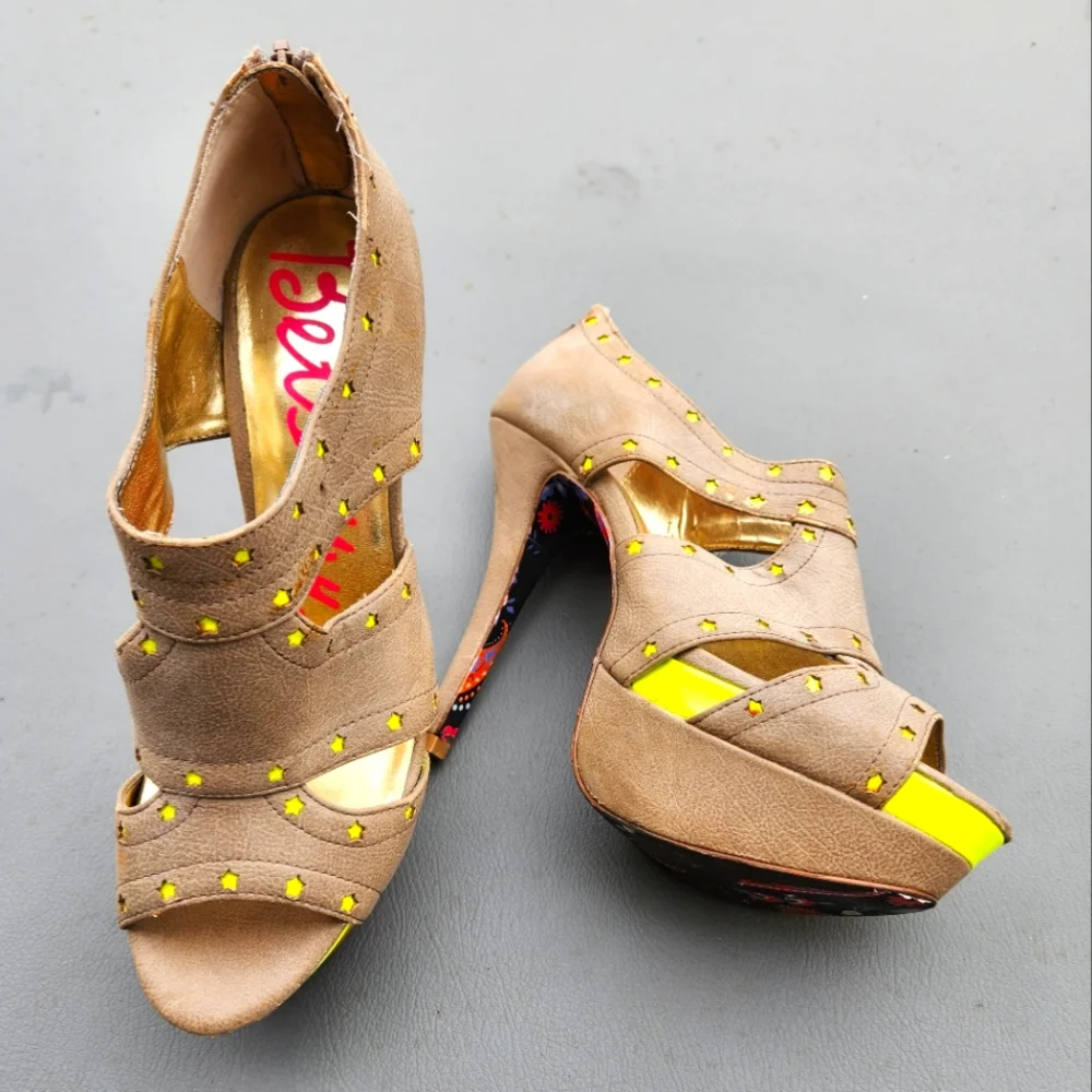 Betseyville betsey johnson heels 8.5 - Picture 1 of 10